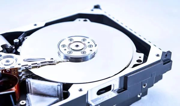 データを記録する「ストレージ(HDD・SSD)」