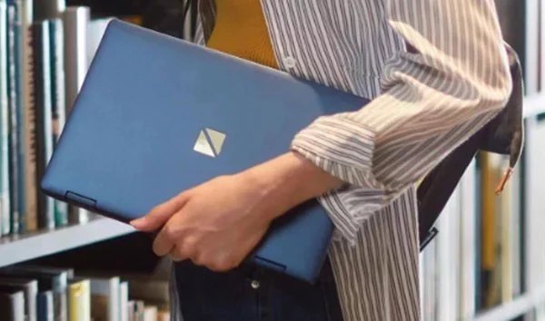 【重さ・バッテリー】モバイル派は必ずチェックする