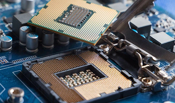 Intel® Core™ i7はどんなCPU？性能・他グレードとの違いや選び方を解説